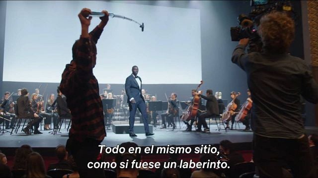 Así se rodó el golpe final de la parte 2 de 'Lupin': recreando un teatro lleno y una orquesta en directo noticias imagen