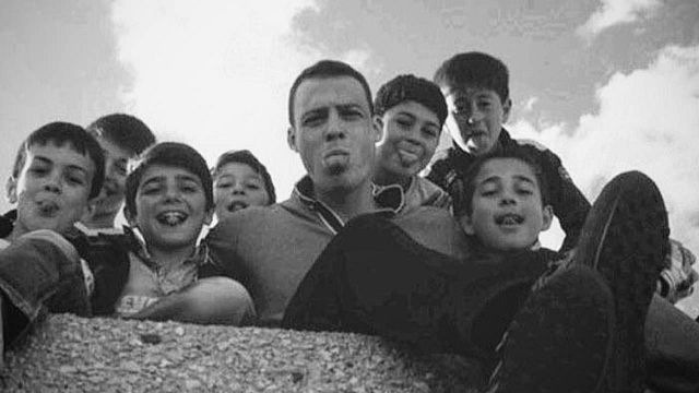 Kerem Bürsin tiene muy claro cómo sería como padre: "Quiero que comprenda y conozca la naturaleza" noticias imagen