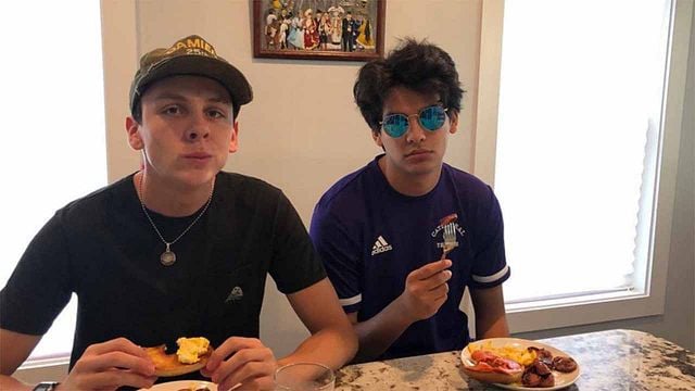 Rivales ante las cámaras y amigos detrás: 18 fotos de los actores de 'Cobra Kai' en Instagram que prueban su gran amistad noticias imagen