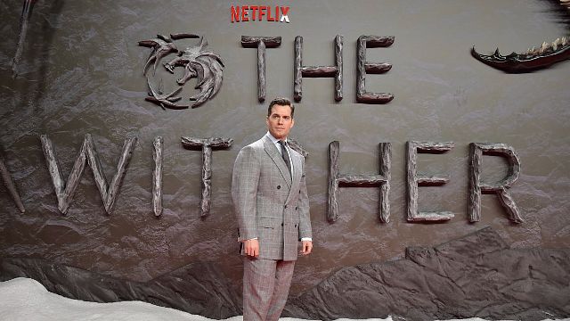 Henry Cavill, más de 200 fans y un juglar: Así fue la impresionante premiére de la temporada 2 de 'The Witcher' noticias imagen