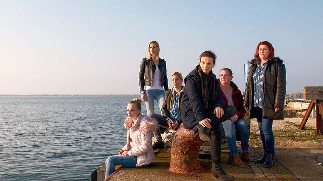 La reportera de guerra que se hizo pasar por limpiadora: la historia real tras la película 'En un muelle de Normandía'
 noticias imagen