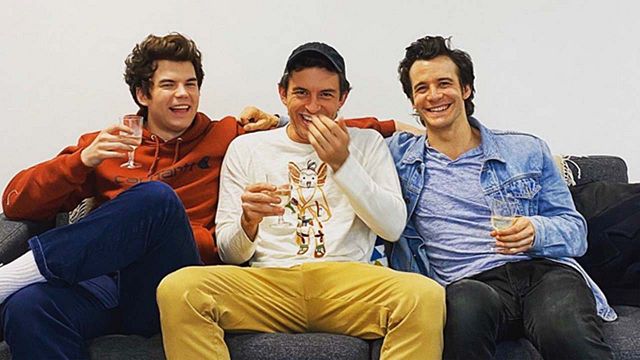 'Los Bridgerton' sin peinados imposibles ni corsés: así cambian los protagonistas en la vida real noticias imagen