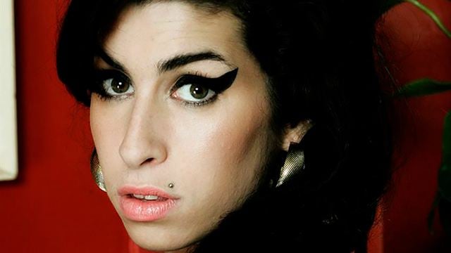 Se buscan actrices para ser Amy Winehouse: La directora de 'Cincuenta sombras de Grey' se encargará del 'biopic' de la cantante