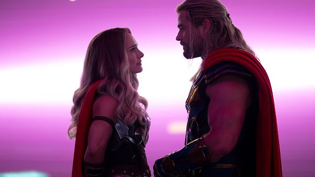 El beso vegano de 'Thor: Love and Thunder': El bonito gesto de Chris Hemsworth con Natalie Portman en el rodaje noticias imagen