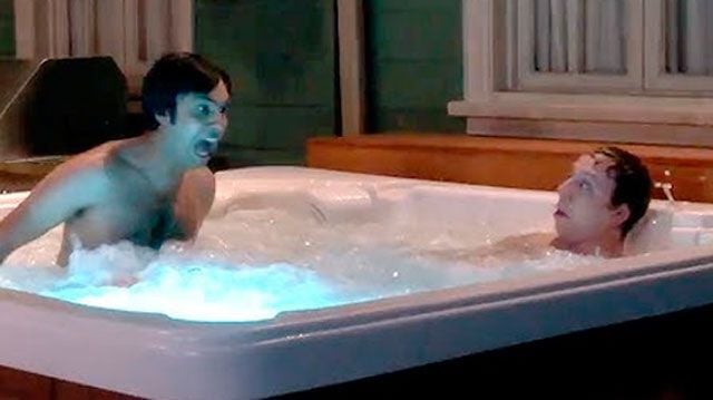 Escena del jacuzzi en 'TBBT'
