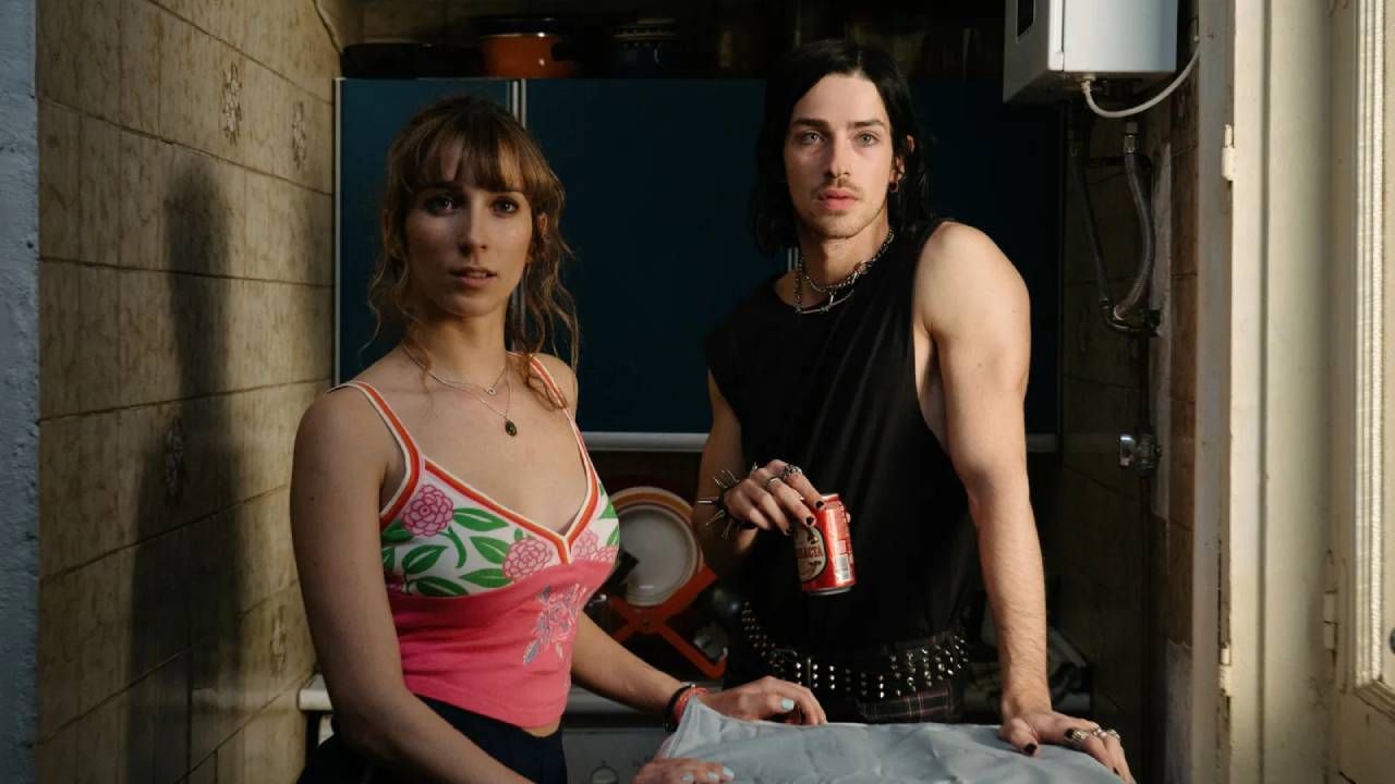 Lola Rodríguez y Manu Ríos en 'Mi querida señorita'