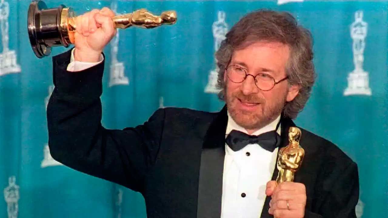 Steven Spielberg, hace 32 años al ganar su primer Oscar: «Hay 6 millones de personas que no pueden estar viendo esto»
