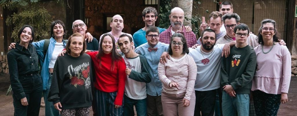 "Si al final no has pensado en quién tenía una discapacidad, ese es el verdadero éxito": 'Haciendo amigos', la gran comedia del verano
