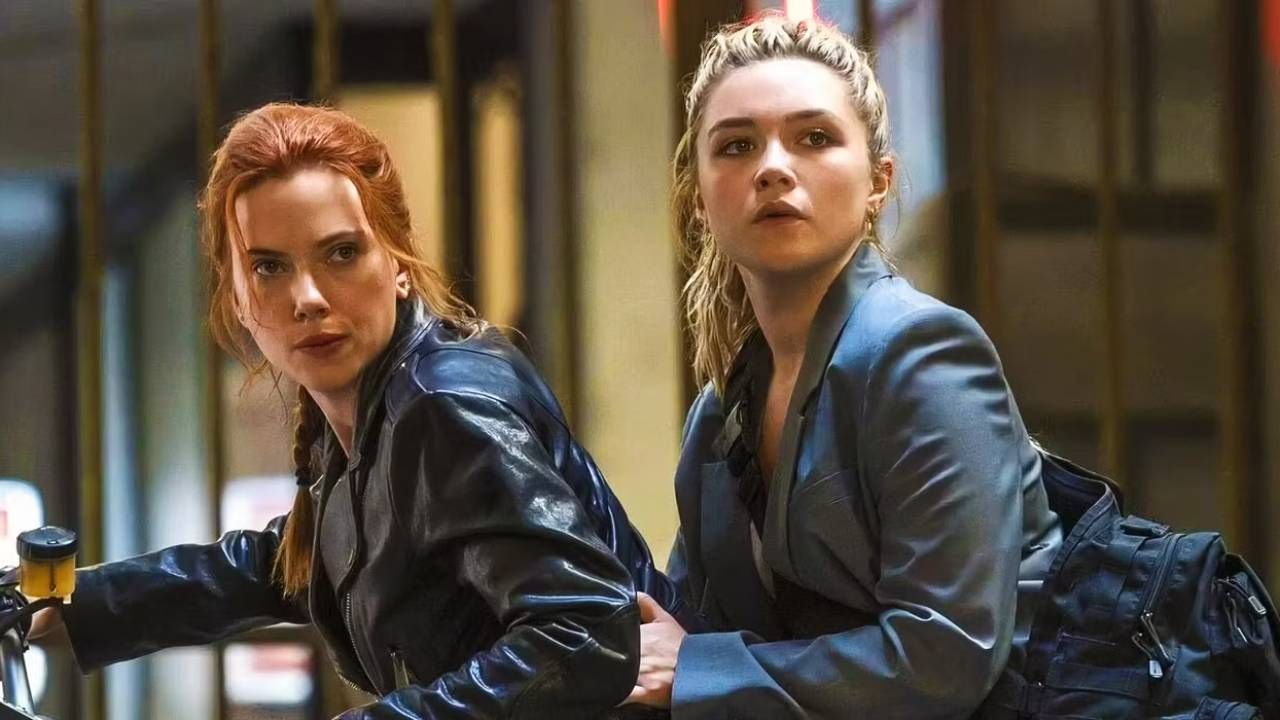 Scarlett Johansson y Florence Pugh como Natasha Romanoff y Yelena Belova en 'Viuda Negra'