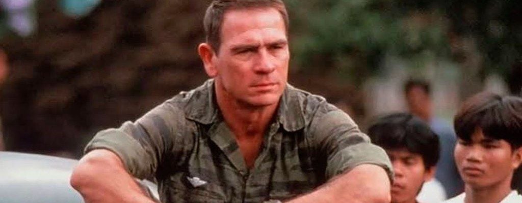 Hoy en Prime Video: Tommy Lee Jones durante la la guerra de Vietnam en una película de Oliver Stone, dando como resultado una gran película injustamente olvidada