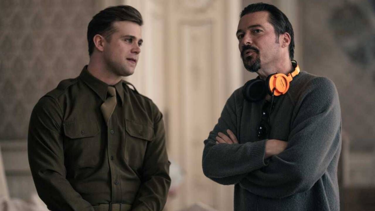 Leo Woodall junto al director James Vanderbilt en 'Núremberg'