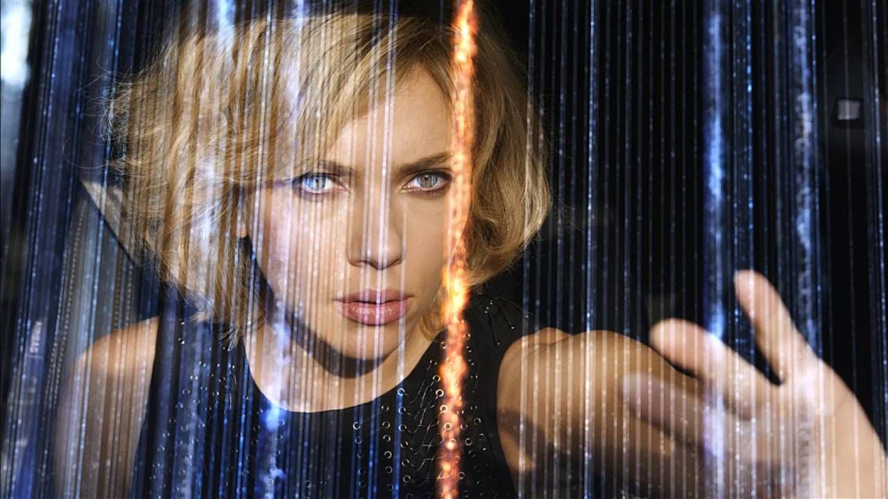Scarlett Johansson como Lucy