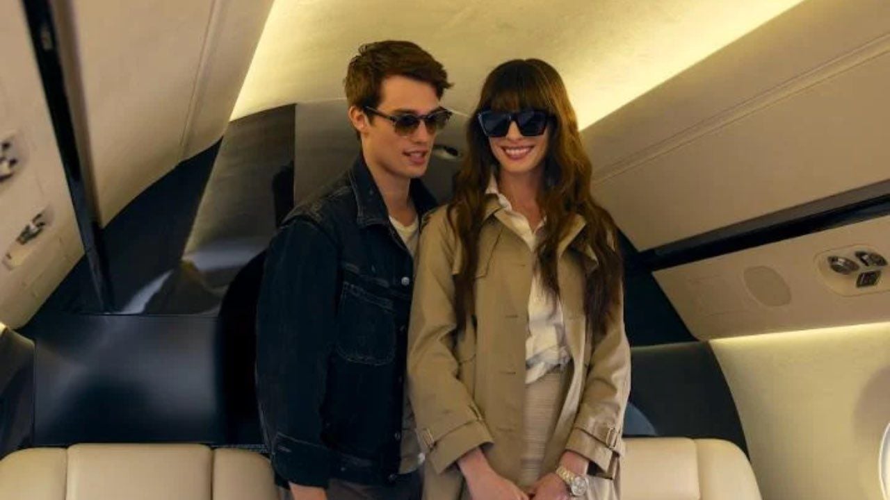 Los protagonistas de 'La idea de tenerte'