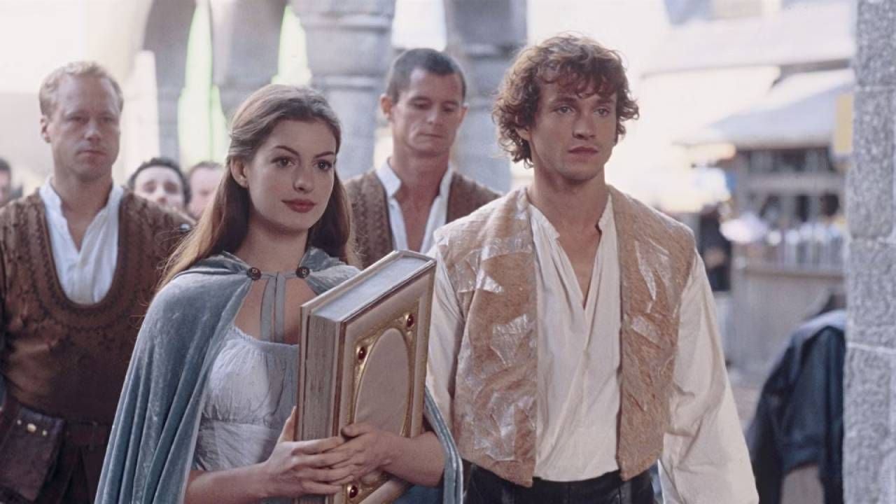 Anne Hathaway y Hugh Dancy en 'Hechizada'