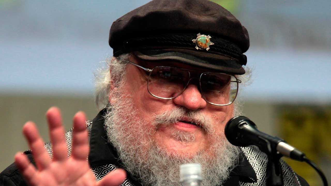 George R.R. Martin le pidió a ChatGPT que escribiese una secuela de ‘Juego de Tronos’ y ha llevado el resultado a los tribunales