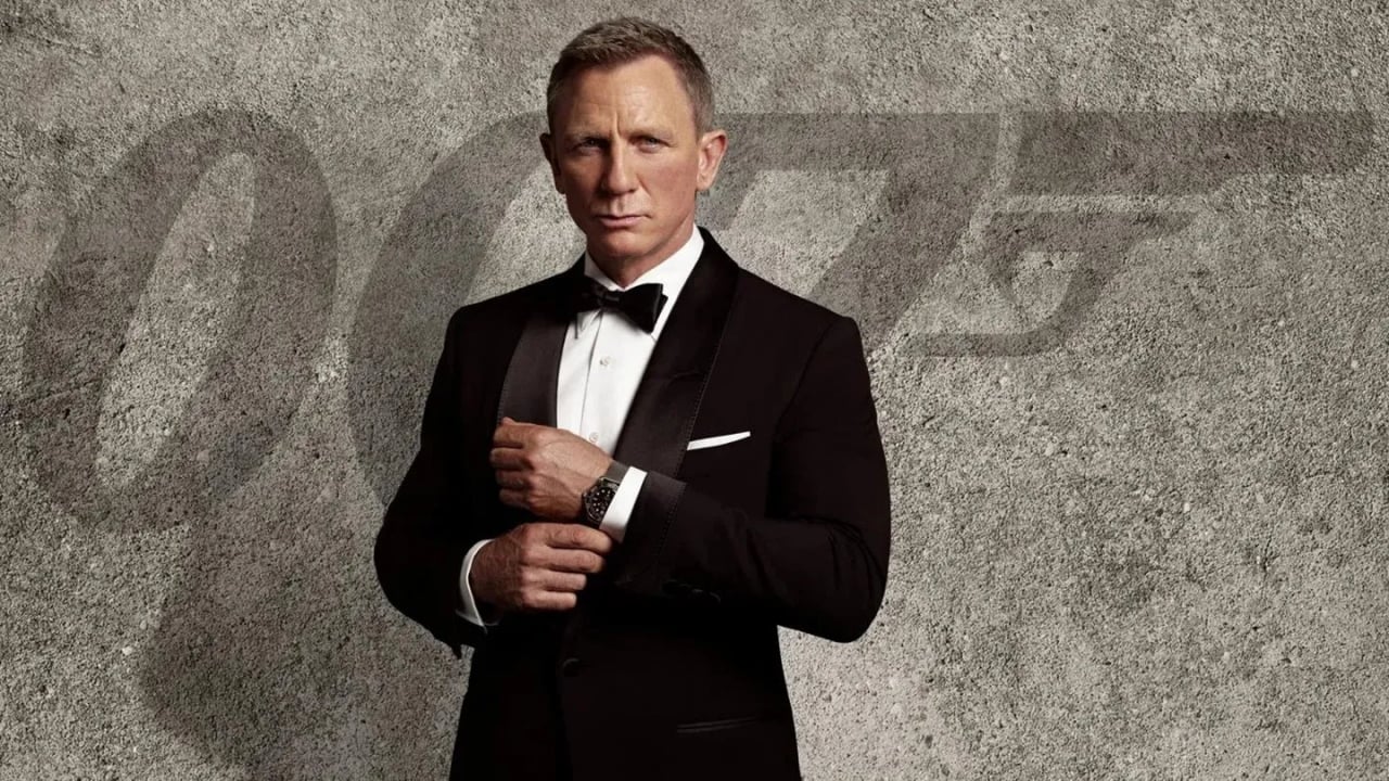 Is James Bond immortal?: This image clears up doubts about his age