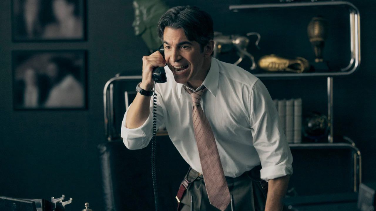Chris Messina como David Falk. 