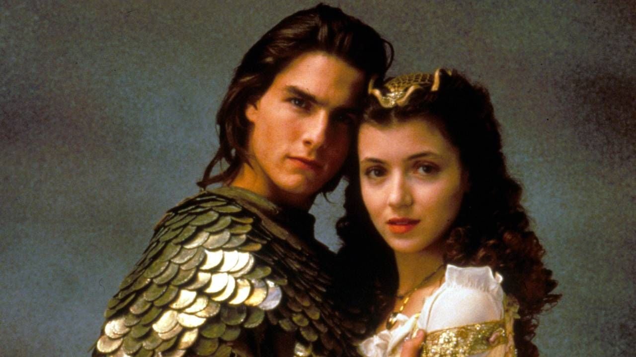Tom Cruise junto a Mia Sara en una imagen promocional de 'Legend'