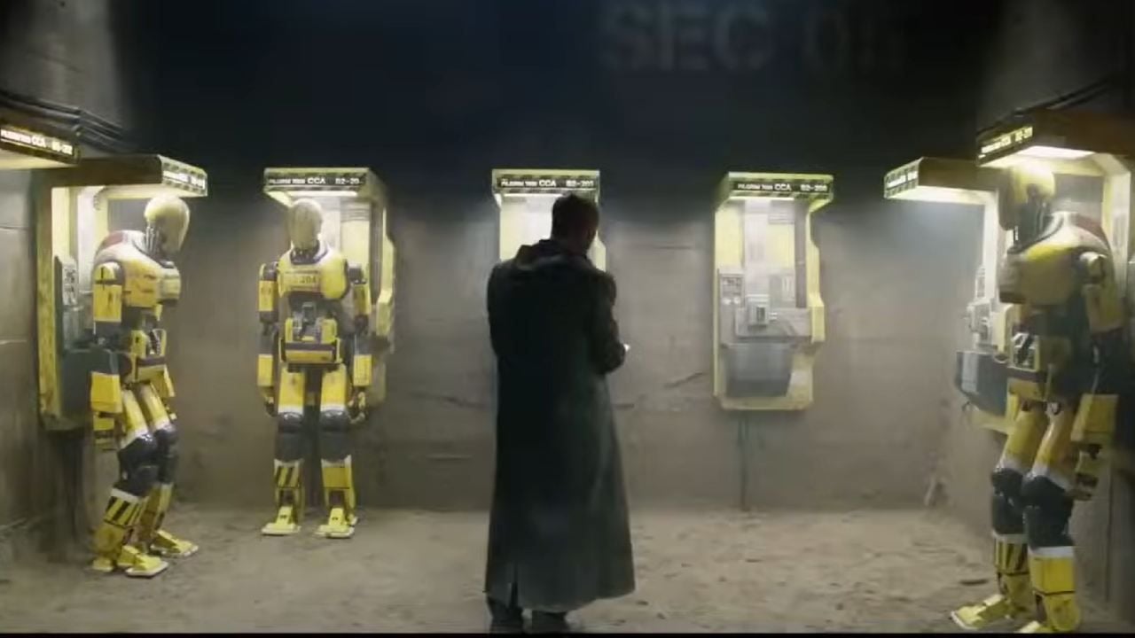 Hoy en 'streaming', la respuesta española a 'Blade Runner': una película de ciencia ficción sucia y terrosa con Antonio Banderas