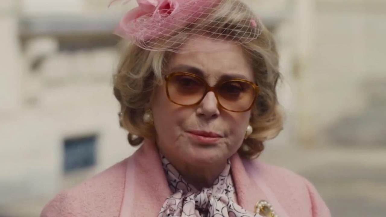 Catherine Deneuve como Bernadette Chirac