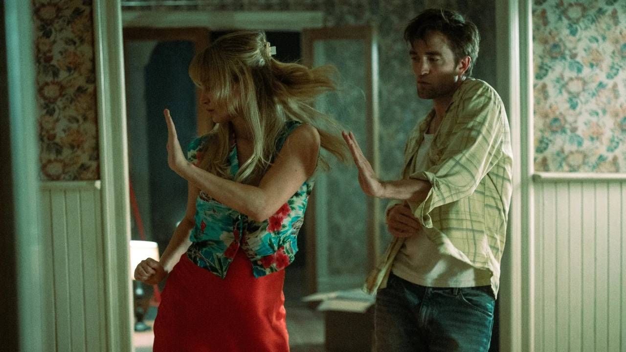 Jennifer Lawrence y Robert Pattinson en 'Die. My Love'
