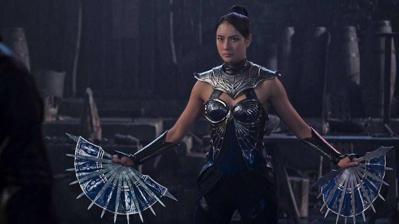 Adeline Rudolph como Kitana en 'Mortal Kombat II'