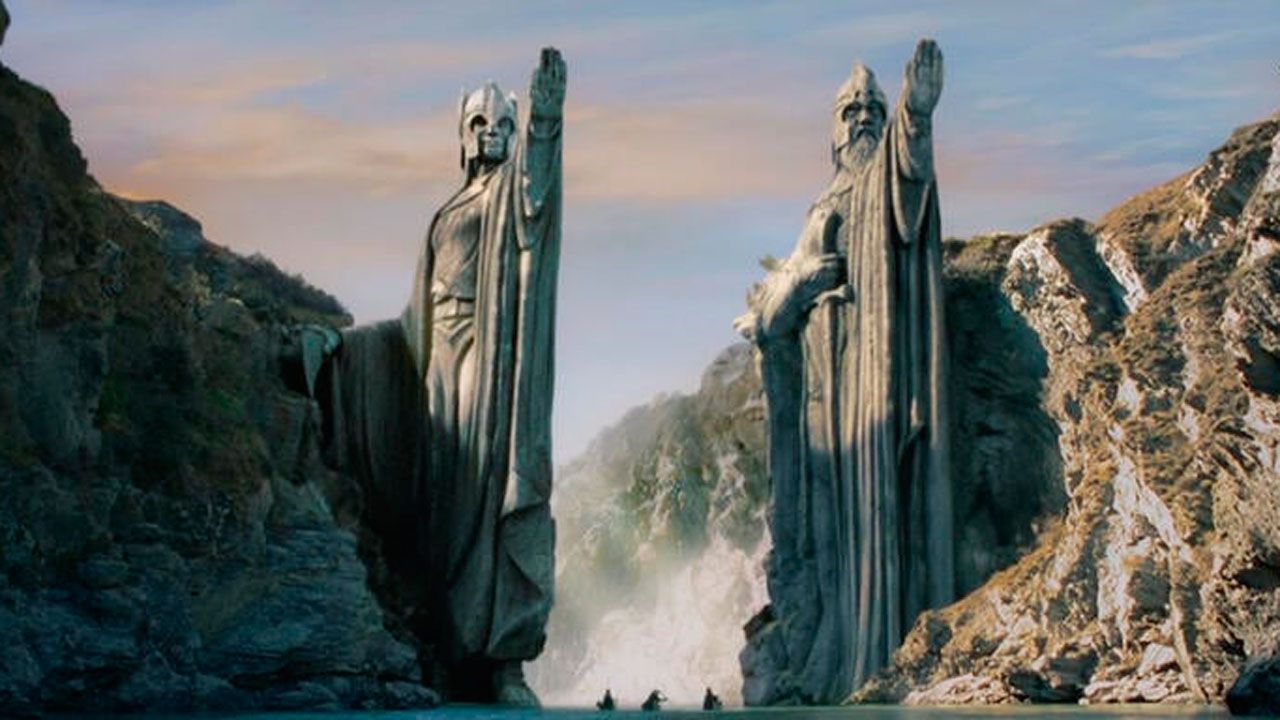 Las estatuas de Isildur y Anárion