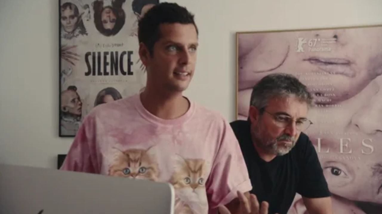 Eduardo Casanova desvela que tiene VIH y ha preparado un documental con Jordi Évole: “Lo hago cuando yo quiero. Cuando yo puedo. Lo hago por mí” Eduardo Casanova desvela que tiene VIH y ha preparado un documental con Jordi Évole: “Lo hago cuando yo quiero. Cuando yo puedo. Lo hago por mí”