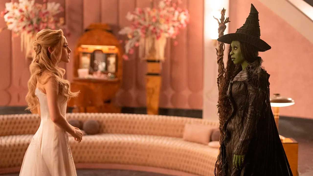 ‘Wicked: Parte 2’ no es solo música, baile, decorados y luces y John M. Chu se lo repetía a diario: “Se trata de las chicas, estúpido”