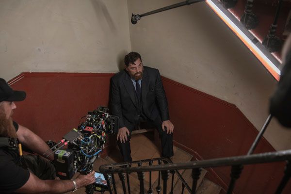 Hovik Keuchkerian como Jon en Reina Roja