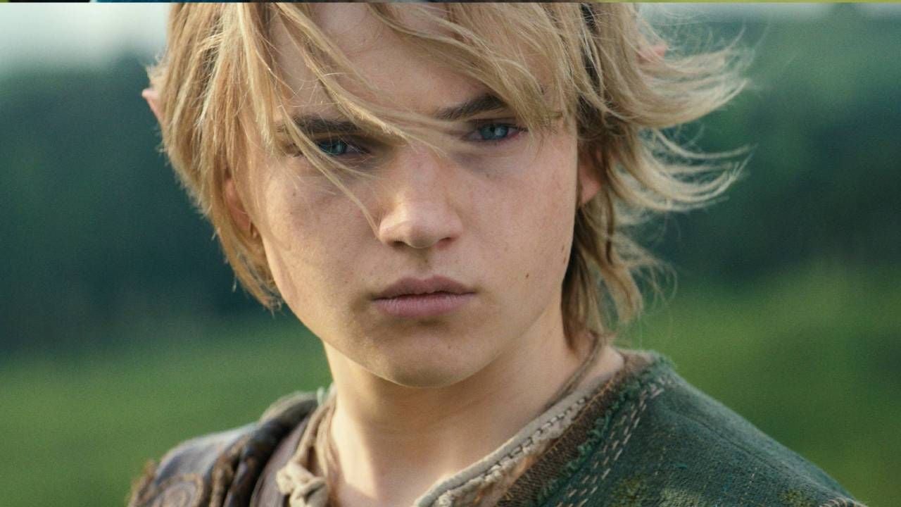 Benjamin Evan Ainsworth como Link