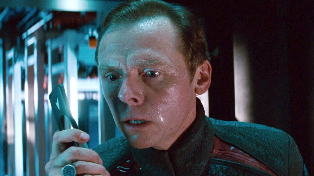 Simon Pegg como Montgomery Scott