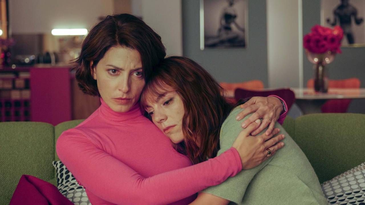 Bárbara Lennie y Victoria Luengo en 'Amarga Navidad'