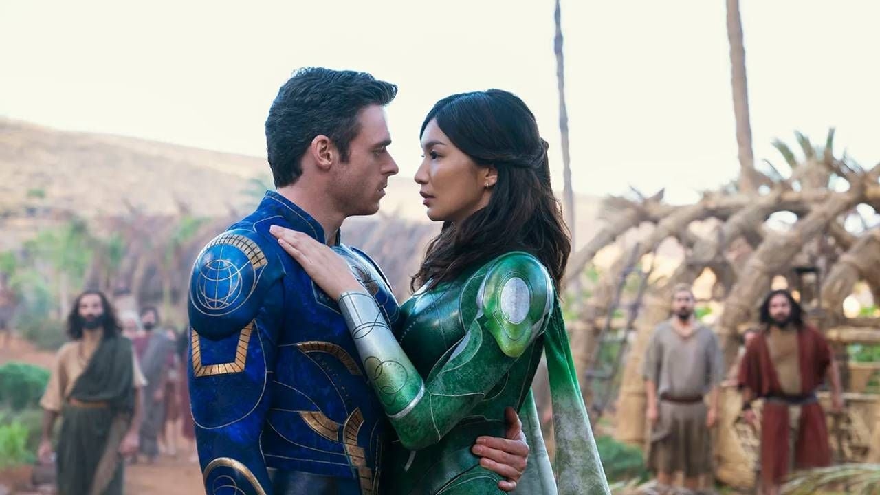 Richard Madden y Gemma Chan en 'Eternals'