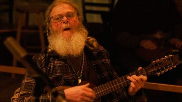 Gustavo Santaolalla en la temporada 2 de 'The Last of Us'