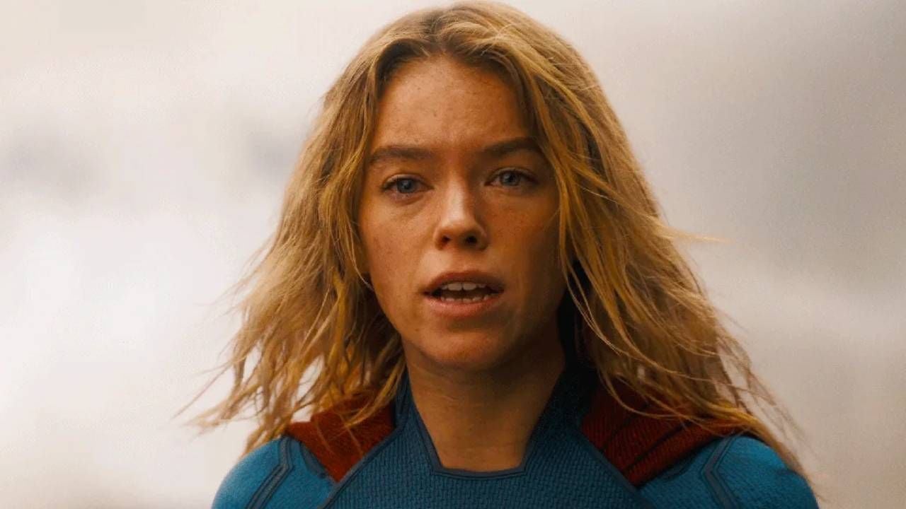 Milly Alcock como Kara en 'Supergirl'