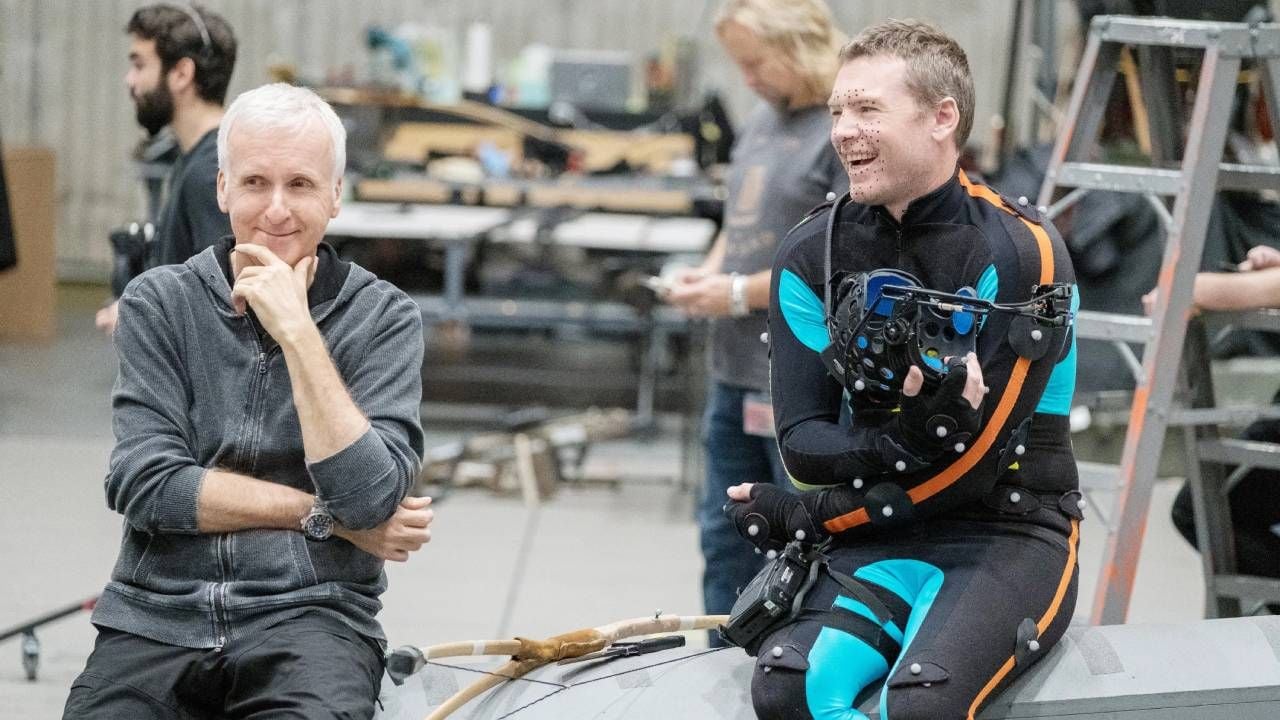 James Cameron y Sam Worthington, que da vida al protagonista Jake Sully, en el rodaje de la saga 'Avatar'