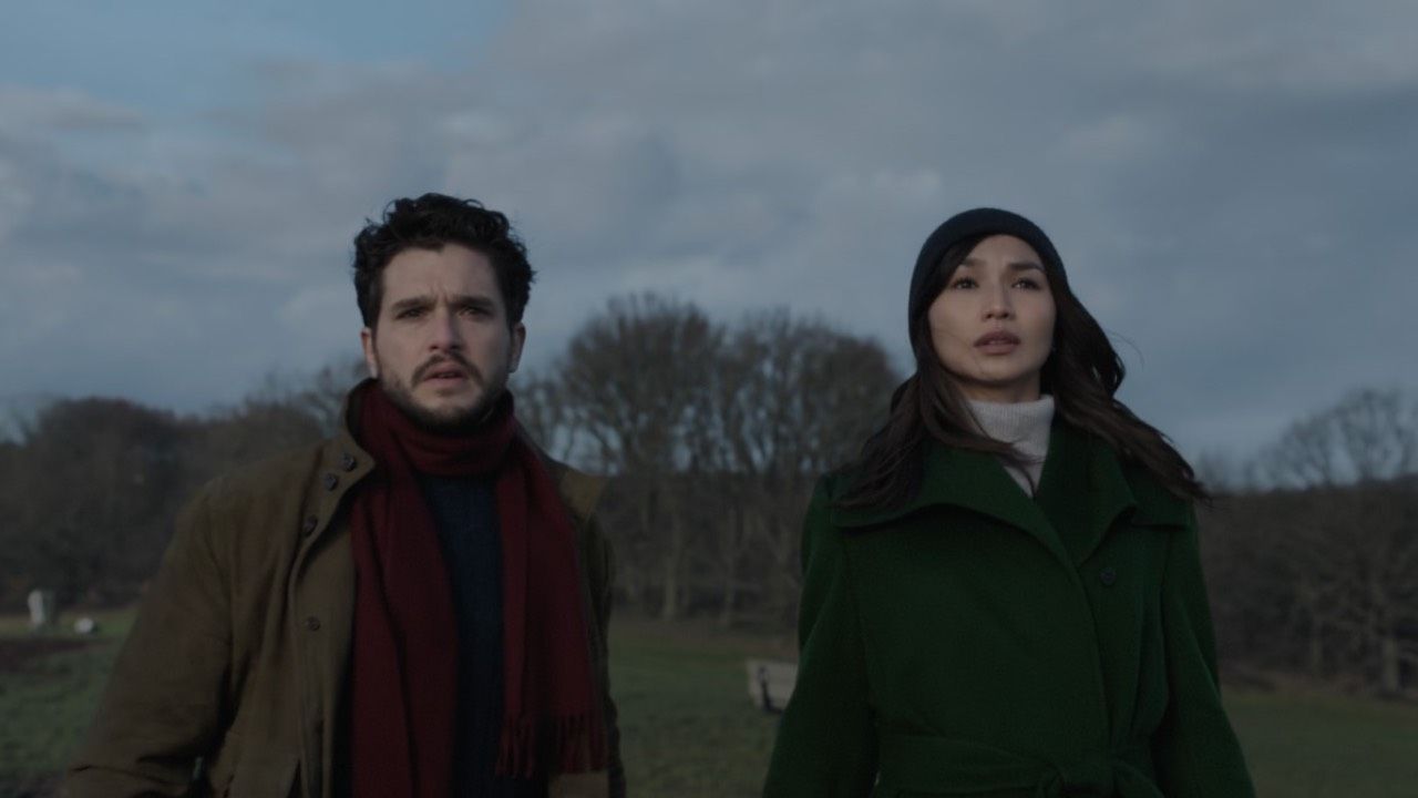 Kit Harington y Gemma Chan en 'Eternals'
