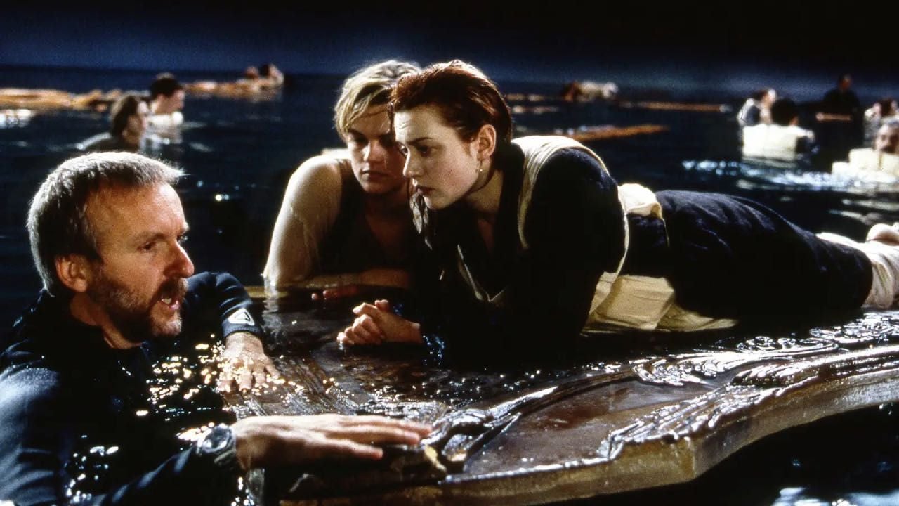 James Cameron junto a Leonardo DiCaprio y Kate Winslet en el rodaje de 'Titanic' 