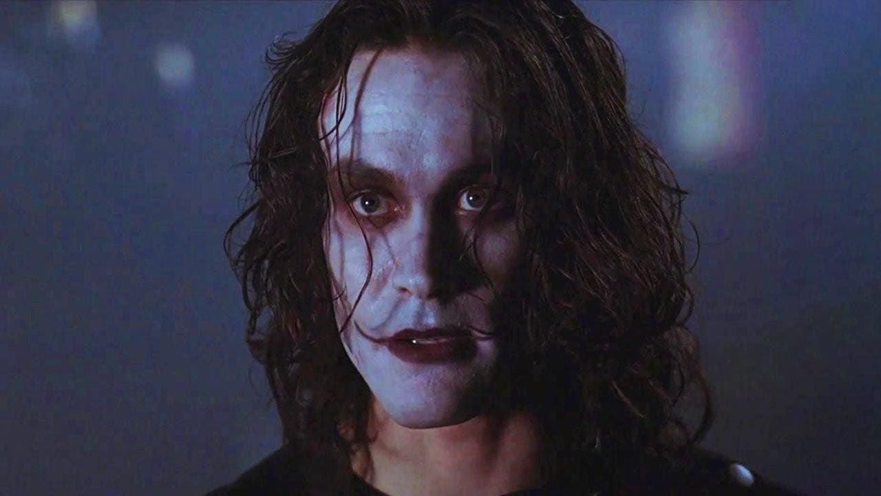 Brandon Lee como Eric en 'El cuervo'