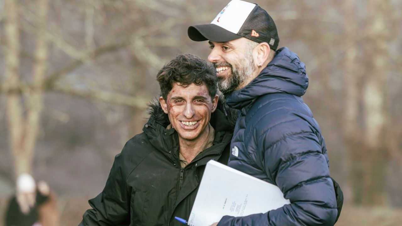 Óscar Lasarte y Alexis Morante durante el rodaje de '¿Es el enemigo? La película de Gila'