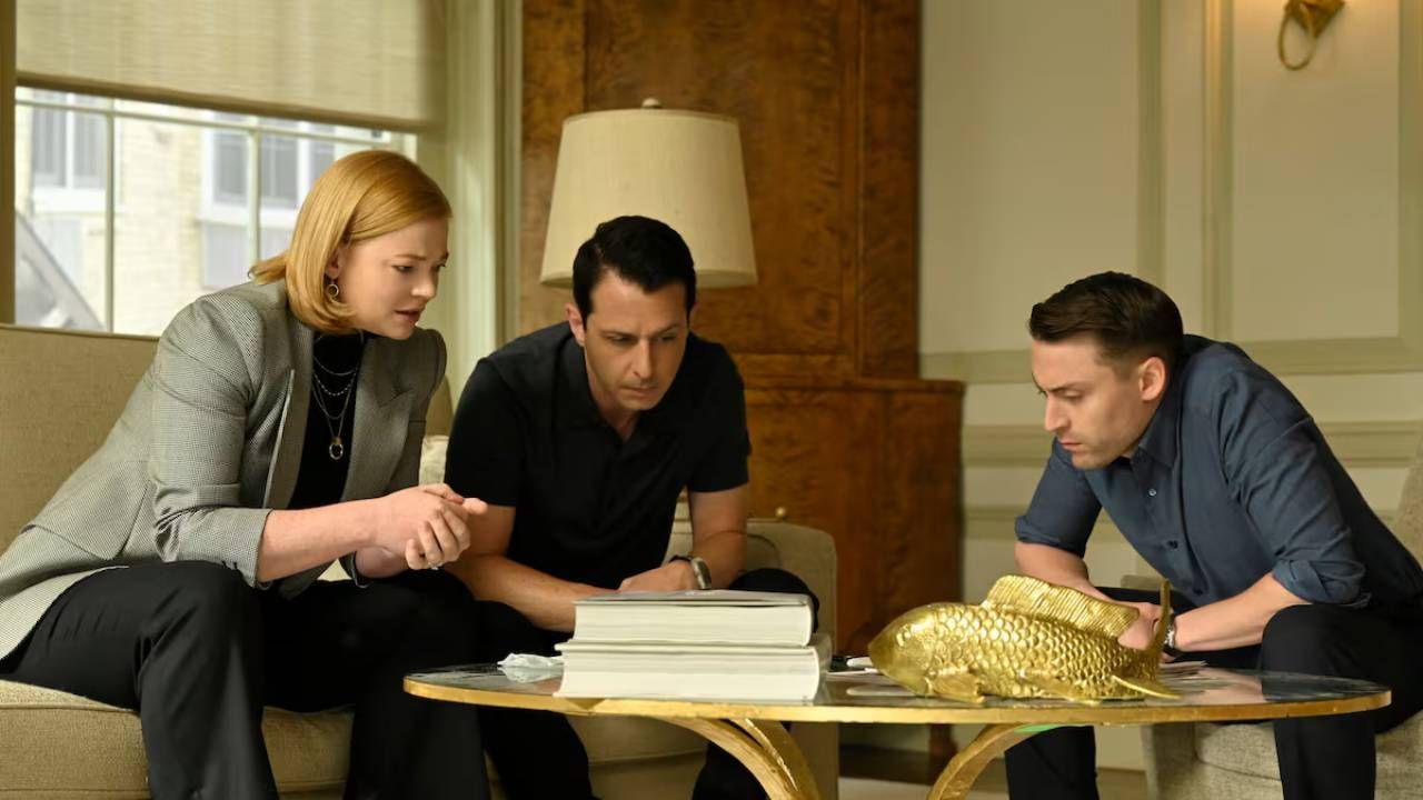 Sarah Snook como Shiv,  Jeremy Strong como Kendall y Kieran Culkin como Roman en ‘Succession’