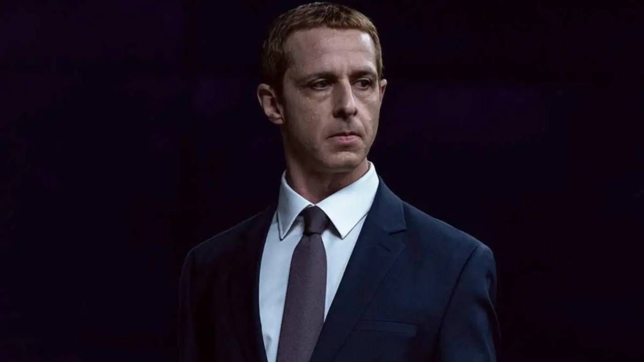 Jeremy Strong como Mark Zuckerberg en 'The Social Reckoning'