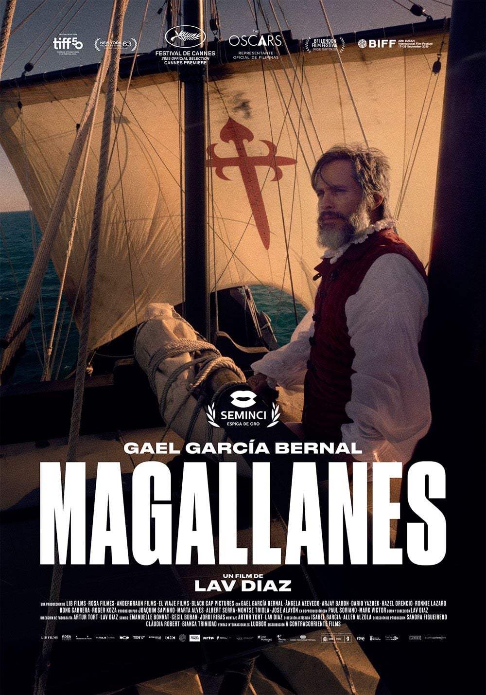 Cartel de la película Magallanes con Gael García Bernal en el papel del navegante portugués, mostrando una expresión intensa y un fondo de barco en alta mar.