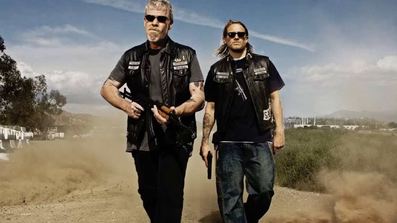 Charlie Hunnam reúne al elenco de la serie de culto 'Sons of Anarchy' para un nuevo proyecto