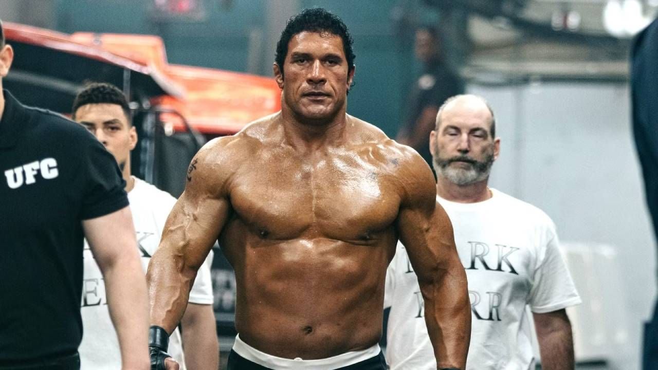 Dwayne Johnson como Mark Kerr en 'The Smashing Machine'
