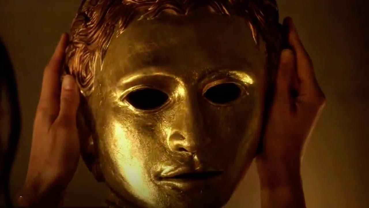 Esta serie marcó un hito con su sangre y sexo sin censura, pero siempre la recordaremos por la trágica muerte de su actor protagonista