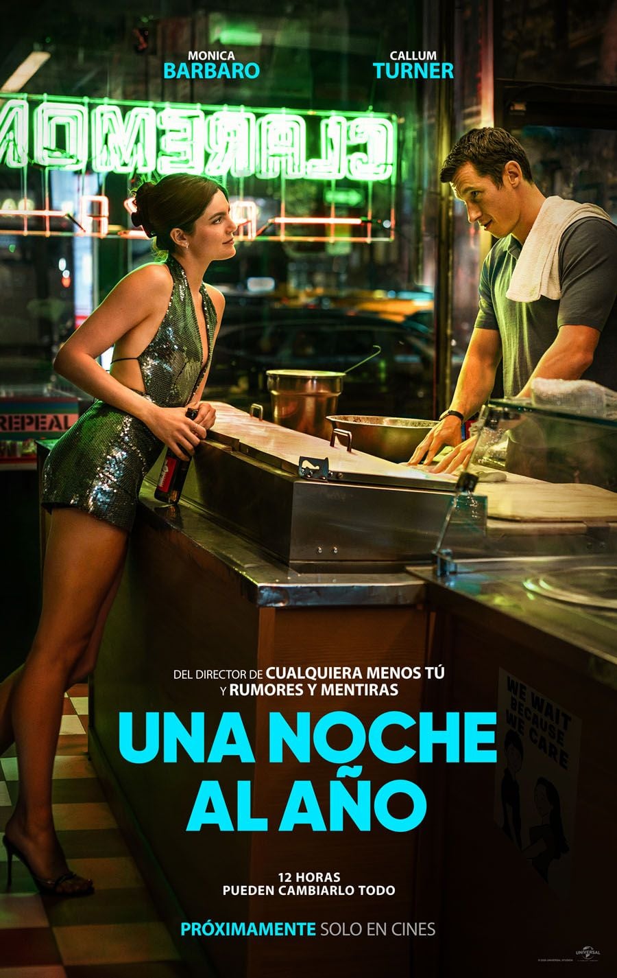 Cartel de la película Una noche al año con Monica Barbaro y Callum Turner en una escena romántica en Nueva York