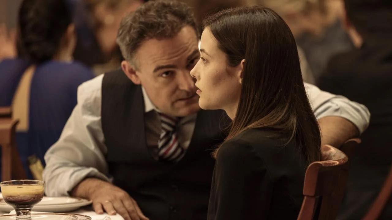 Urko Olazabal como Ismael Álvarez y Mireria Oriol como Nevenka Fernández