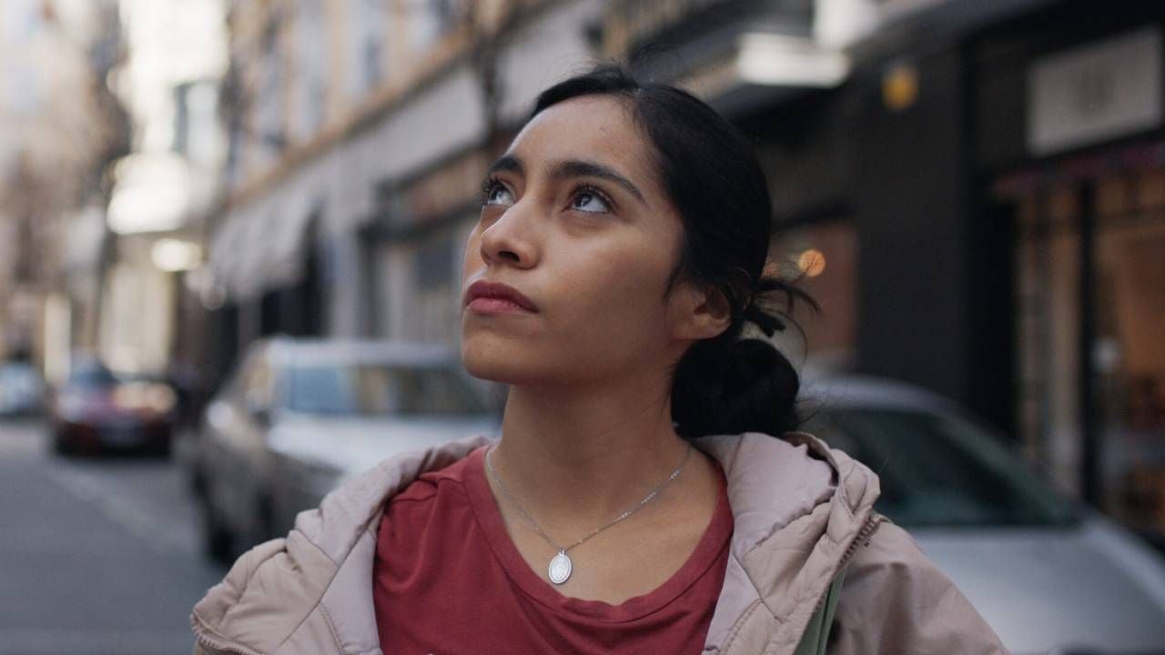 Anna  Díaz como Lucila en 'Ceniza en la boca'